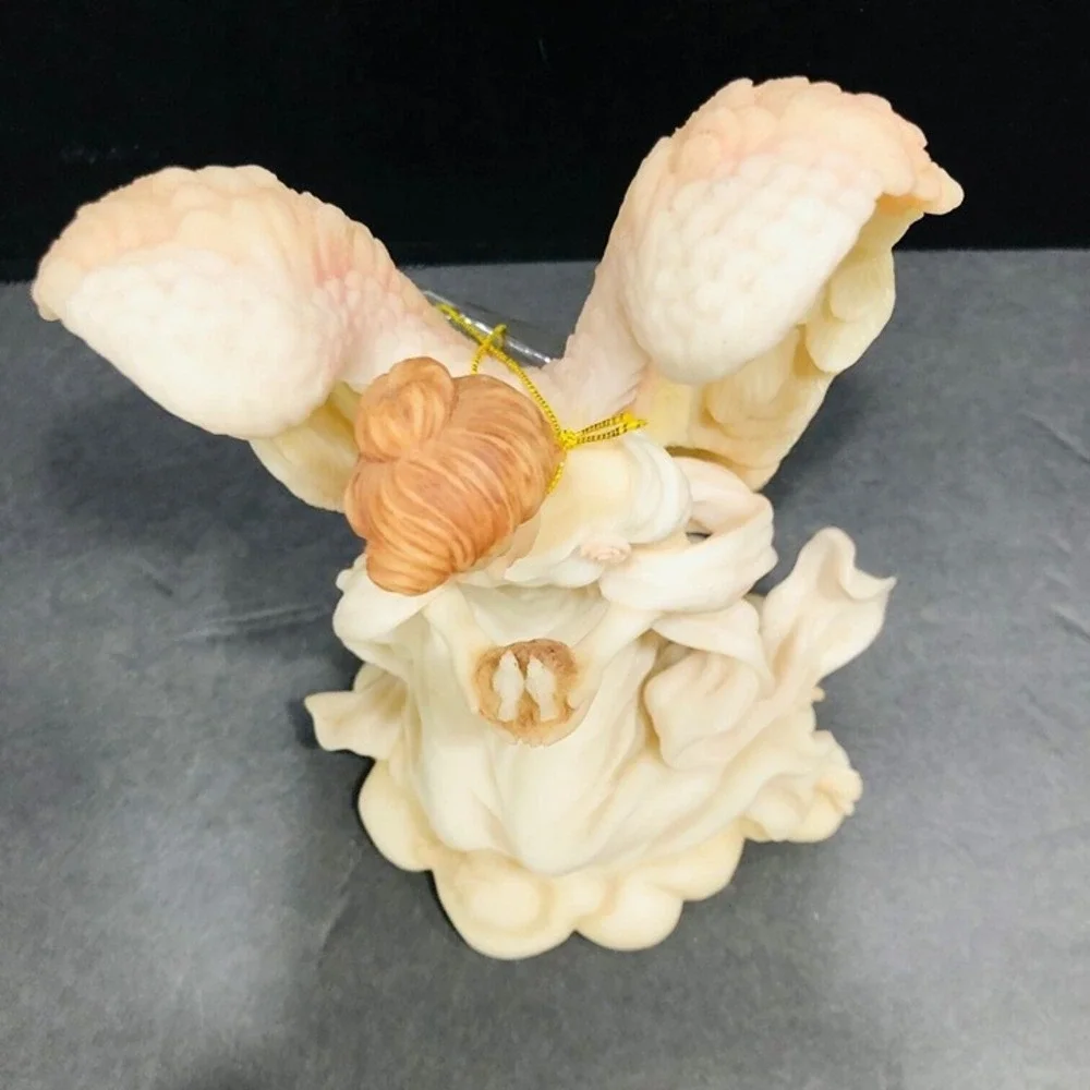 Vintage Angel TESS Tender One Figurine SERAPHIM By Roman Collectors Club